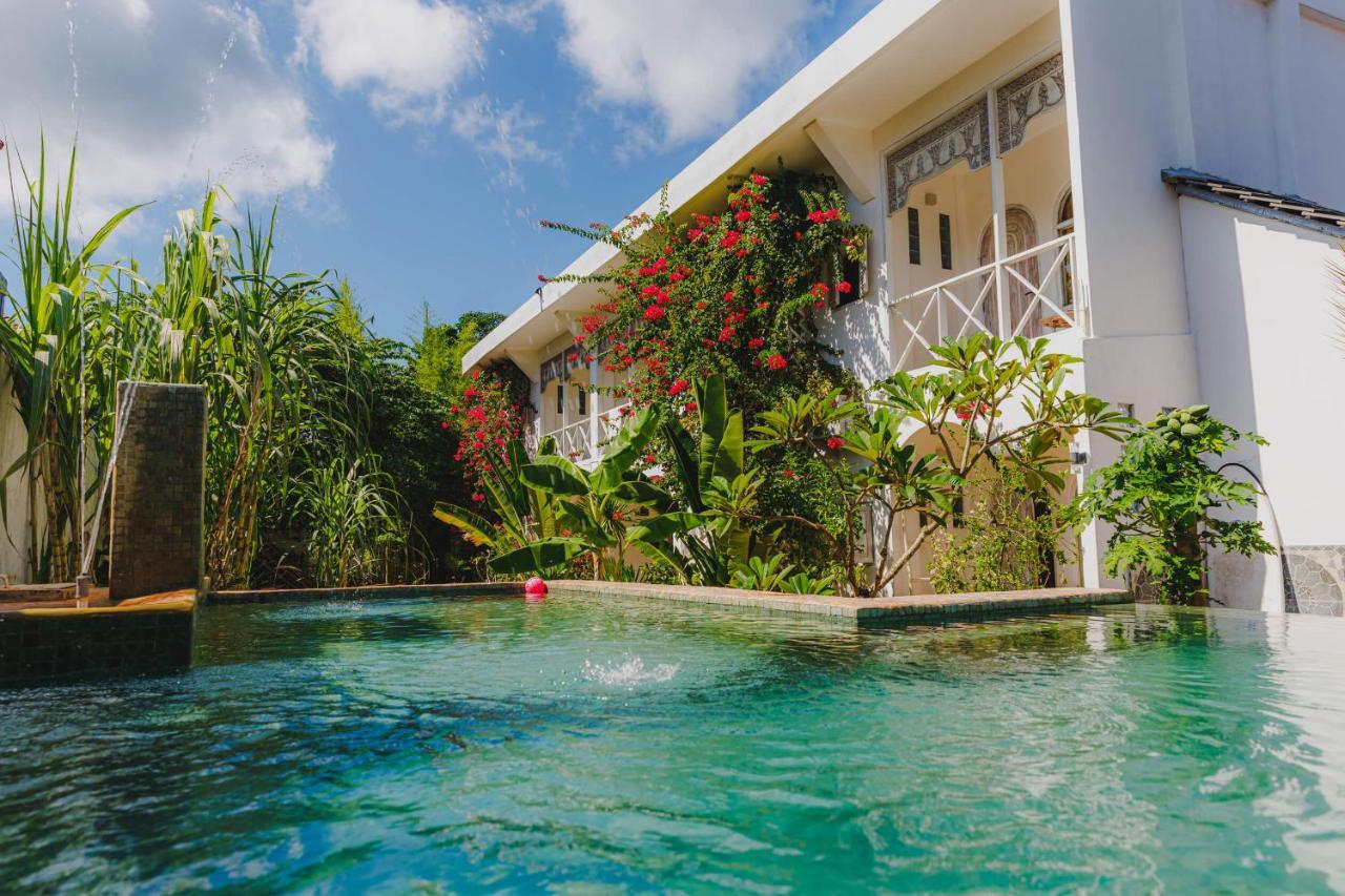 ISLA INDAH RETREAT boutique hotel Nusa Lembongan Extérieur photo