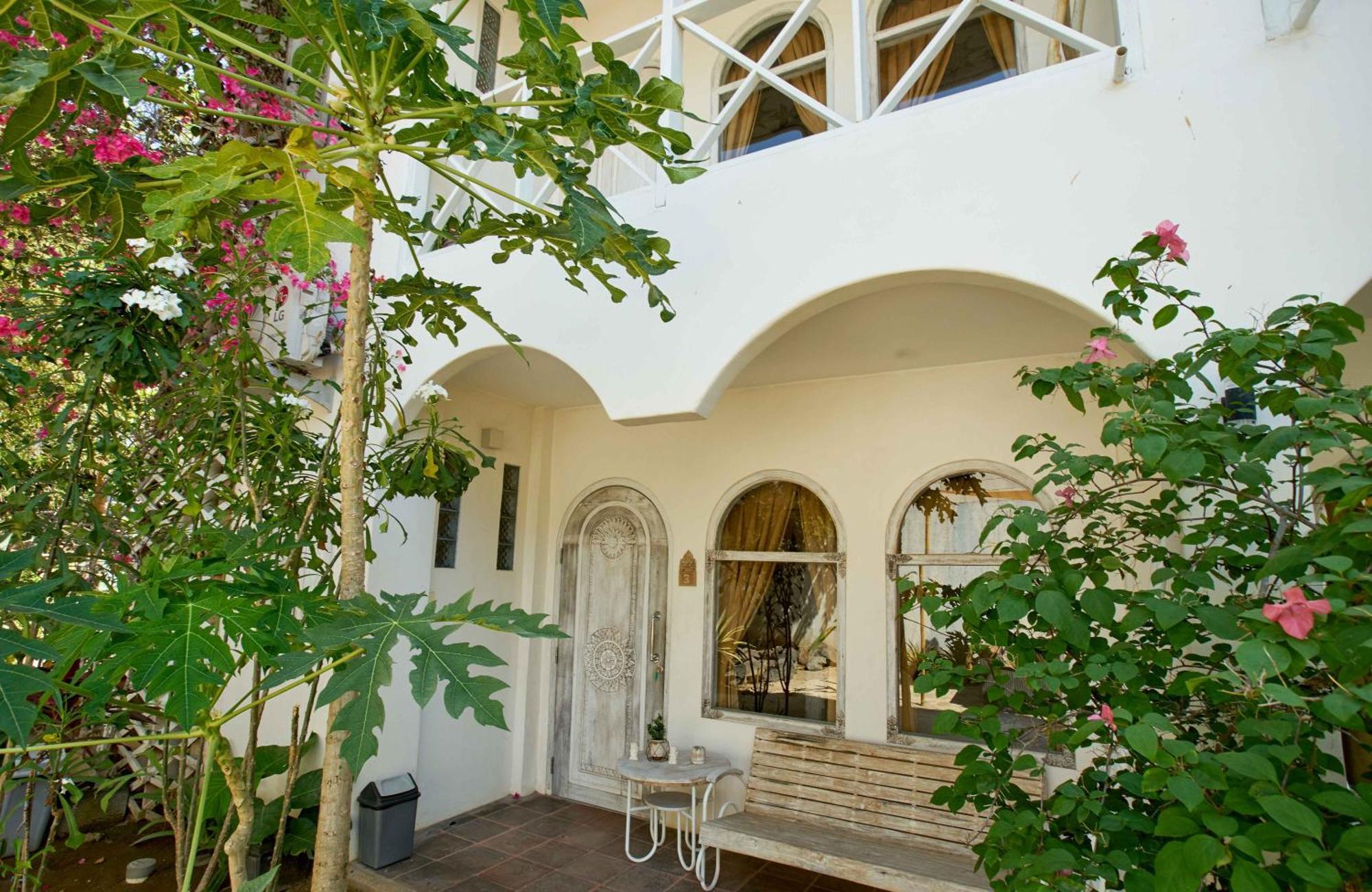ISLA INDAH RETREAT boutique hotel Nusa Lembongan Extérieur photo